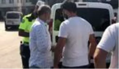 Son dakika... Trafik cezasına sinirlenen eski milletvekilinden polise hakaret Son dakika... Trafik cezasına sinirlenen eski milletvekilinden polise hakaret
