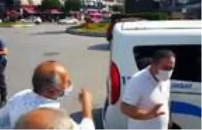 Son dakika... Trafik cezasına sinirlenen eski milletvekilinden polise hakaret Son dakika... Trafik cezasına sinirlenen eski milletvekilinden polise hakaret