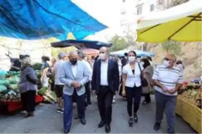 Türkyılmaz'dan cuma pazarına ziyaret Türkyılmaz'dan cuma pazarına ziyaret