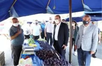 Türkyılmaz'dan cuma pazarına ziyaret Türkyılmaz'dan cuma pazarına ziyaret
