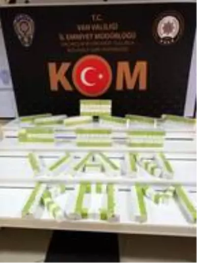 Van'da, havalimanında 224 kaçak botoks dolgu ürünü ele geçirildi Van'da, havalimanında 224 kaçak botoks dolgu ürünü ele geçirildi