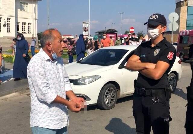 Yayaya yol vermediği için ceza kesilen eski milletvekili polislere hakaret etti Yayaya yol vermediği için ceza kesilen eski milletvekili polislere hakaret etti