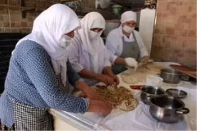 60 yaşında kendi işini kurdu, iş yerinde komşularını istihdam etti 60 yaşında kendi işini kurdu, iş yerinde komşularını istihdam etti