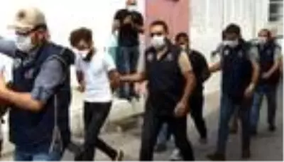 Adana'da DEAŞ'ın 'uyuyan hücrelerine' operasyon: 5 tutuklama Adana'da DEAŞ'ın 'uyuyan hücrelerine' operasyon: 5 tutuklama