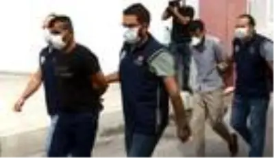 Adana'da DEAŞ'ın 'uyuyan hücrelerine' operasyon: 5 tutuklama Adana'da DEAŞ'ın 'uyuyan hücrelerine' operasyon: 5 tutuklama