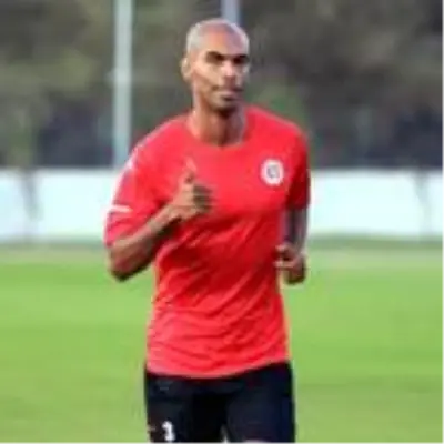 Antalyaspor'un yeni transferi Naldo ilk antrenmanına çıktı Antalyaspor'un yeni transferi Naldo ilk antrenmanına çıktı