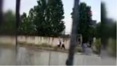 Bahçelievler'de gasp edilip 7 metre yükseklikten atılan adam dehşet anlarını anlattı Bahçelievler'de gasp edilip 7 metre yükseklikten atılan adam dehşet anlarını anlattı