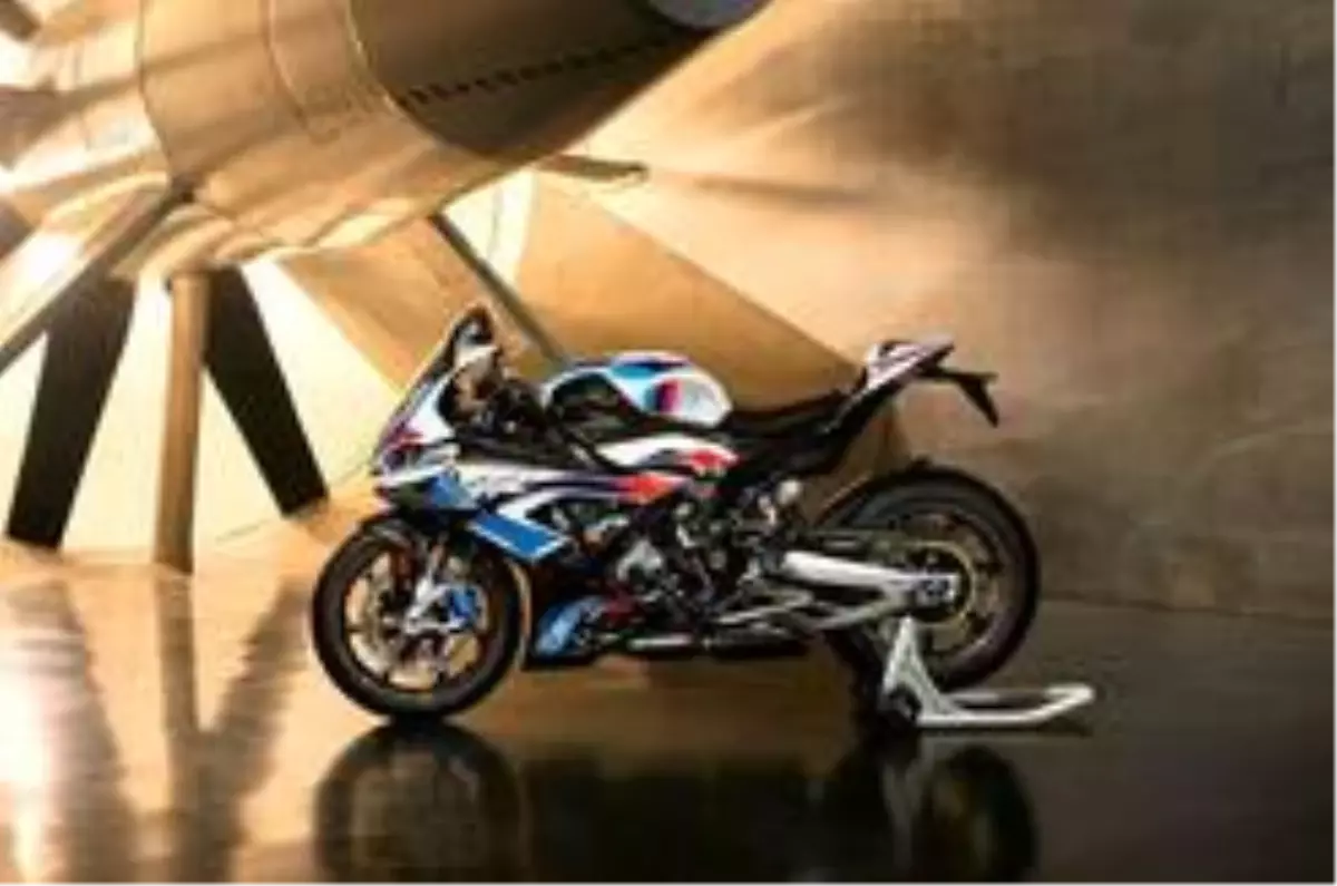 BMW Motorrad'dan ilk M motosikleti: BMW M 1000 RR