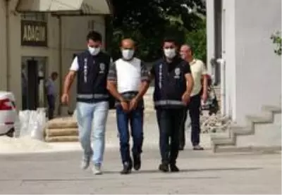 Husumetlisinin 'Etek giydireceğim' sözünü duyunca trafikte dehşet saçtı Husumetlisinin 'Etek giydireceğim' sözünü duyunca trafikte dehşet saçtı