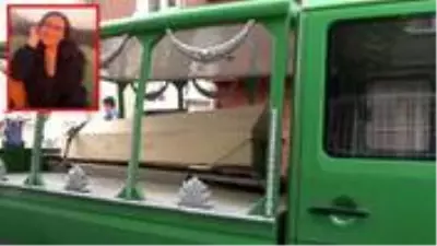 Fatih'te genç bir kız, apartman merdivenlerinde ölü olarak bulundu Fatih'te genç bir kız, apartman merdivenlerinde ölü olarak bulundu
