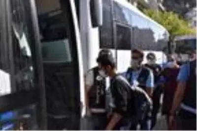 FETÖ'nün avukat yapılanmasında tutuklu sayısı 33'e çıktı FETÖ'nün avukat yapılanmasında tutuklu sayısı 33'e çıktı