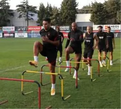 Galatasaray, derbi için kampa girdi Galatasaray, derbi için kampa girdi