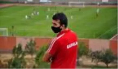 Gümüşhane'de stada giremeyen taraftarlar, maçı dağlık bölgeden izledi Gümüşhane'de stada giremeyen taraftarlar, maçı dağlık bölgeden izledi