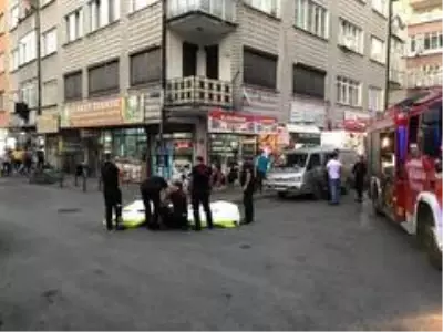 İntihara kalkışan komşusunu sosyal medyadan canlı yayınladı, mahalleli de film izler seyretti İntihara kalkışan komşusunu sosyal medyadan canlı yayınladı, mahalleli de film izler seyretti