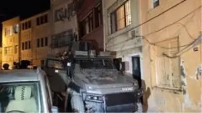 İstanbul'da birçok ilçede eş zamanlı PKK operasyonu İstanbul'da birçok ilçede eş zamanlı PKK operasyonu