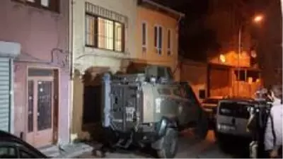 İstanbul'da birçok ilçede eş zamanlı PKK operasyonu İstanbul'da birçok ilçede eş zamanlı PKK operasyonu