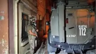 İstanbul'da birçok ilçede eş zamanlı PKK operasyonu İstanbul'da birçok ilçede eş zamanlı PKK operasyonu