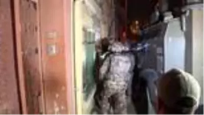 Son dakika haberi: PKK operasyonu: 7 gözaltı (2) Son dakika haberi: PKK operasyonu: 7 gözaltı (2)