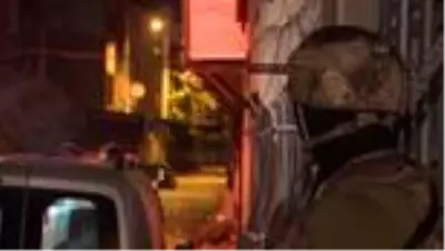 Son dakika haberi: PKK operasyonu: 7 gözaltı (2) Son dakika haberi: PKK operasyonu: 7 gözaltı (2)