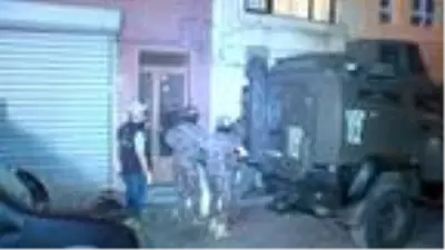 Son dakika haber... İSTANBUL'DA PKK TERÖR ÖRGÜTÜNE YÖNELİK OPERASYON (1) Son dakika haber... İSTANBUL'DA PKK TERÖR ÖRGÜTÜNE YÖNELİK OPERASYON (1)