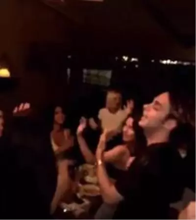 İstanbul'un göbeğindeki ünlü işletmede korona tedbirleri hiçe sayıldı İstanbul'un göbeğindeki ünlü işletmede korona tedbirleri hiçe sayıldı