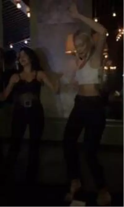 İstanbul'un göbeğindeki ünlü işletmede korona tedbirleri hiçe sayıldı İstanbul'un göbeğindeki ünlü işletmede korona tedbirleri hiçe sayıldı