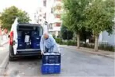 Karantinadaki 500 kişinin ihtiyacını Vefa Grubu ile çevre esnafı karşılıyor Karantinadaki 500 kişinin ihtiyacını Vefa Grubu ile çevre esnafı karşılıyor