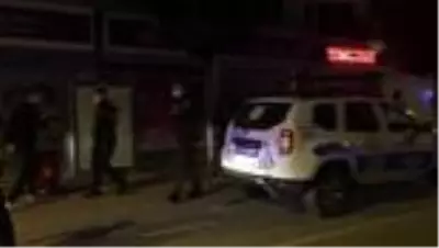Son dakika haberi... Kavga ihbarına giden polis ekiplerine saldırı: 6 yaralı - BOLU Son dakika haberi... Kavga ihbarına giden polis ekiplerine saldırı: 6 yaralı - BOLU