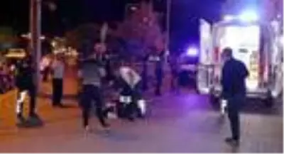 Kayseri'de silahlı ve bıçaklı kavga: 2 yaralı Kayseri'de silahlı ve bıçaklı kavga: 2 yaralı