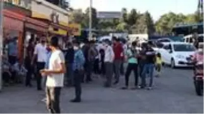 Kaza sonrası iki grup arasında çıkan sopalı kavgada 7 kişi yaralandı Kaza sonrası iki grup arasında çıkan sopalı kavgada 7 kişi yaralandı