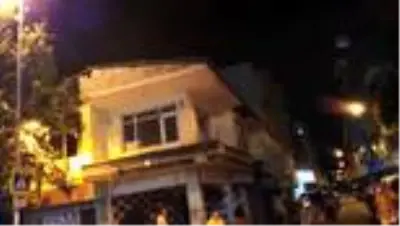 Son dakika haberleri... Küçükçekmece'de uyuşturucu sattıkları iddia edilen 3 kişi gözaltına alındı Son dakika haberleri... Küçükçekmece'de uyuşturucu sattıkları iddia edilen 3 kişi gözaltına alındı