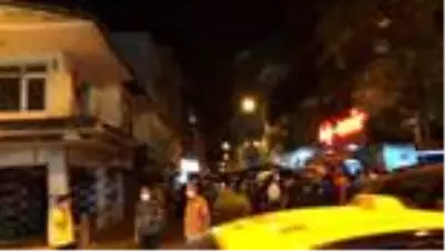 Son dakika haberleri... Küçükçekmece'de uyuşturucu sattıkları iddia edilen 3 kişi gözaltına alındı Son dakika haberleri... Küçükçekmece'de uyuşturucu sattıkları iddia edilen 3 kişi gözaltına alındı