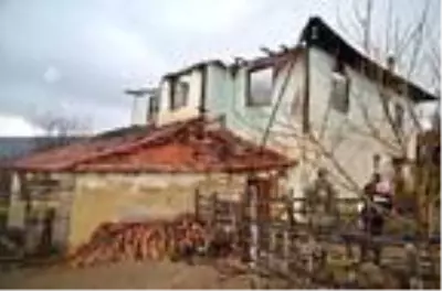 79 yaşındaki akrabasına acımayıp benzin dökerek yakmıştı: 3 yıl sonra yakalanan katile müebbet verildi 79 yaşındaki akrabasına acımayıp benzin dökerek yakmıştı: 3 yıl sonra yakalanan katile müebbet verildi