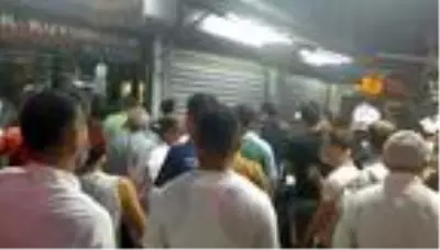 Manisa'da vatandaşların kuyumcu tarafından dolandırıldığı iddiası Manisa'da vatandaşların kuyumcu tarafından dolandırıldığı iddiası