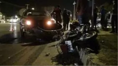 Otomobil ile motosiklet çarpıştı: 2 yaralı Otomobil ile motosiklet çarpıştı: 2 yaralı