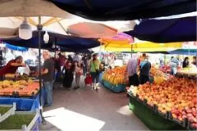 Pazarın son yazlık meyve ve sebzeleri Pazarın son yazlık meyve ve sebzeleri