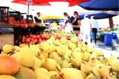 Pazarın son yazlık meyve ve sebzeleri Pazarın son yazlık meyve ve sebzeleri