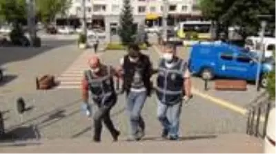 Peruk dahil her şeyi çalan 3 hırsızdan biri tutuklandı Peruk dahil her şeyi çalan 3 hırsızdan biri tutuklandı