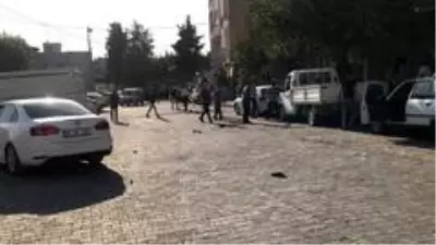 Şanlıurfa'da karakol önünde taşlı sopalı kavga: 7 yaralı Şanlıurfa'da karakol önünde taşlı sopalı kavga: 7 yaralı