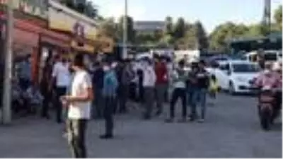 Kaza sonrası iki grup arasında çıkan sopalı kavgada 7 kişi yaralandı Kaza sonrası iki grup arasında çıkan sopalı kavgada 7 kişi yaralandı