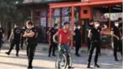 Kaza sonrası iki grup arasında çıkan sopalı kavgada 7 kişi yaralandı Kaza sonrası iki grup arasında çıkan sopalı kavgada 7 kişi yaralandı