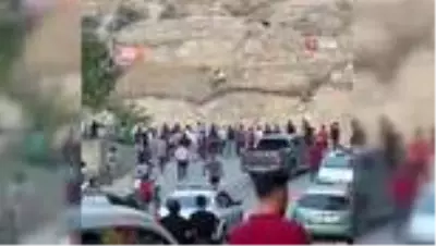 Şanlıurfa'da Türk bayrağını indirmeye çalışan kişi tutuklandı