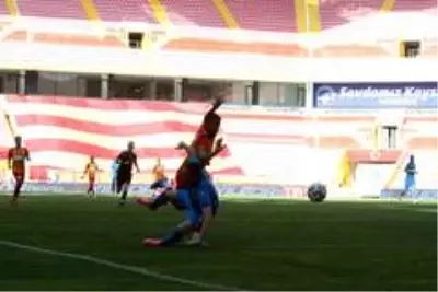 Süper Lig: Kayserispor: 1 BB.Erzurumspor: 3 (Maç sonu) Süper Lig: Kayserispor: 1 BB.Erzurumspor: 3 (Maç sonu)
