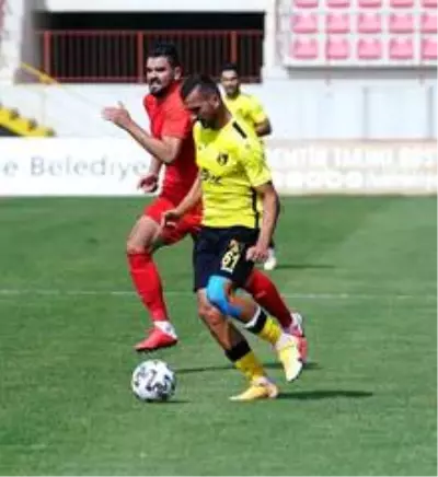 TFF 1. Lig: Ümraniyespor: 1 İstanbulspor: 3 TFF 1. Lig: Ümraniyespor: 1 İstanbulspor: 3