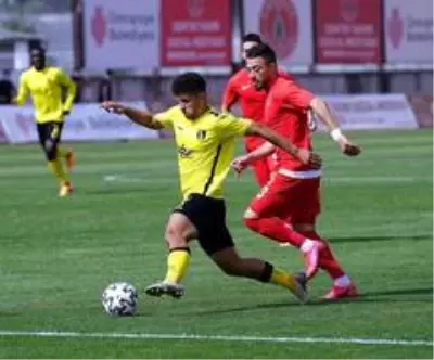 TFF 1. Lig: Ümraniyespor: 1 İstanbulspor: 3 TFF 1. Lig: Ümraniyespor: 1 İstanbulspor: 3