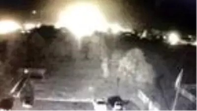 Ukrayna'da askeri uçağın düşme anı kamerada Ukrayna'da askeri uçağın düşme anı kamerada