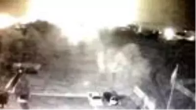Ukrayna'da askeri uçağın düşme anı kamerada Ukrayna'da askeri uçağın düşme anı kamerada