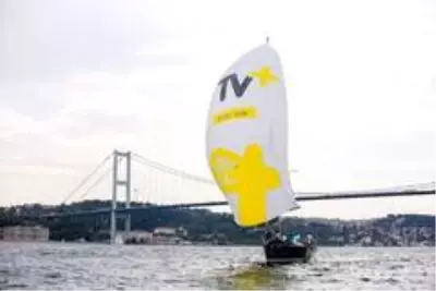 Yelkenler İstanbul Boğazı'nda açıldı Yelkenler İstanbul Boğazı'nda açıldı