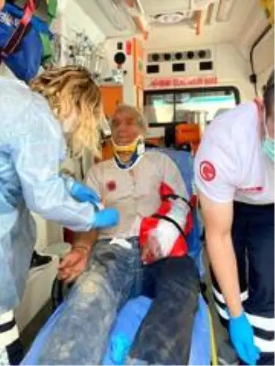 Yıkılan binadan kopan parçalar işçinin üstüne düştü Yıkılan binadan kopan parçalar işçinin üstüne düştü
