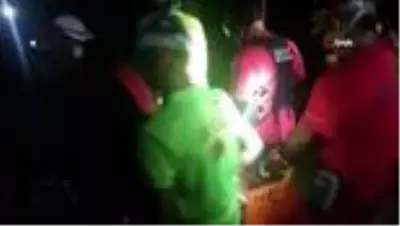 Yürüyüş için vadiye çıktı, kayboldu ekipler tarafından yaralı olarak kurtarıldı Yürüyüş için vadiye çıktı, kayboldu ekipler tarafından yaralı olarak kurtarıldı